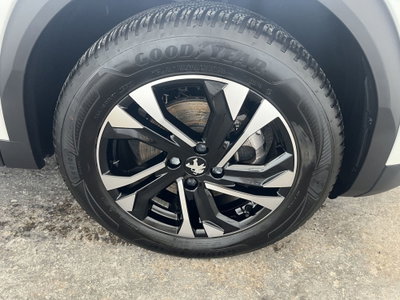 Peugeot 2008 BlueHDi 130 S&S EAT8 GT Pack (18)