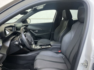 Peugeot 2008 BlueHDi 130 S&S EAT8 GT Pack (8)
