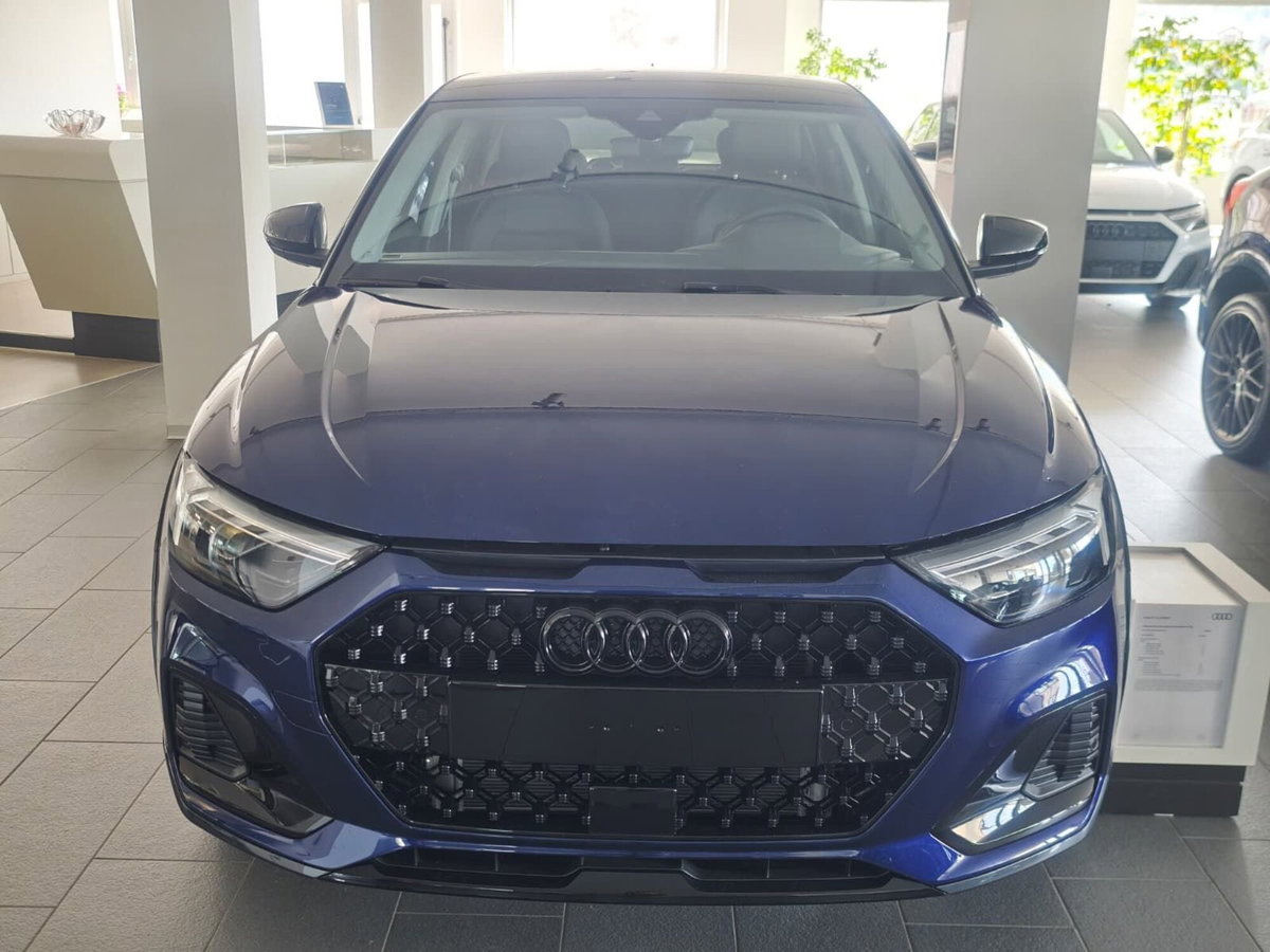 Audi A1 allstreet 30 1.0 tfsi Identity Contrast 116cv s tronic (2)