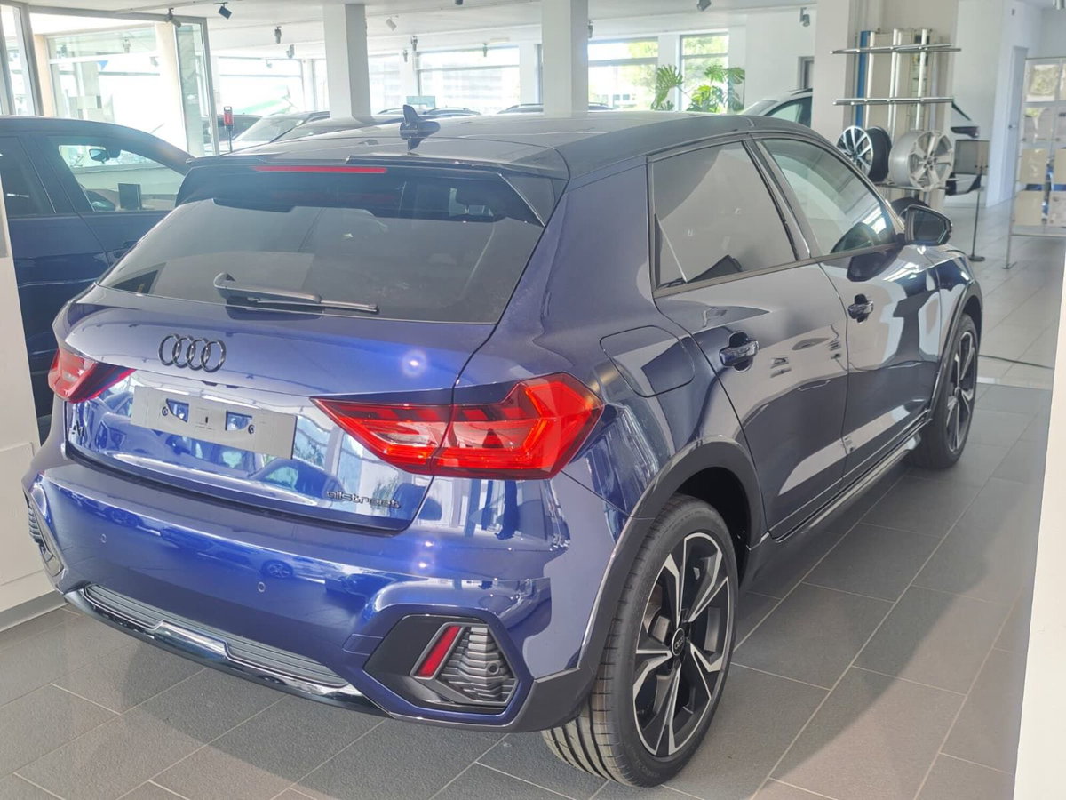 Audi A1 allstreet 30 1.0 tfsi Identity Contrast 116cv s tronic (5)