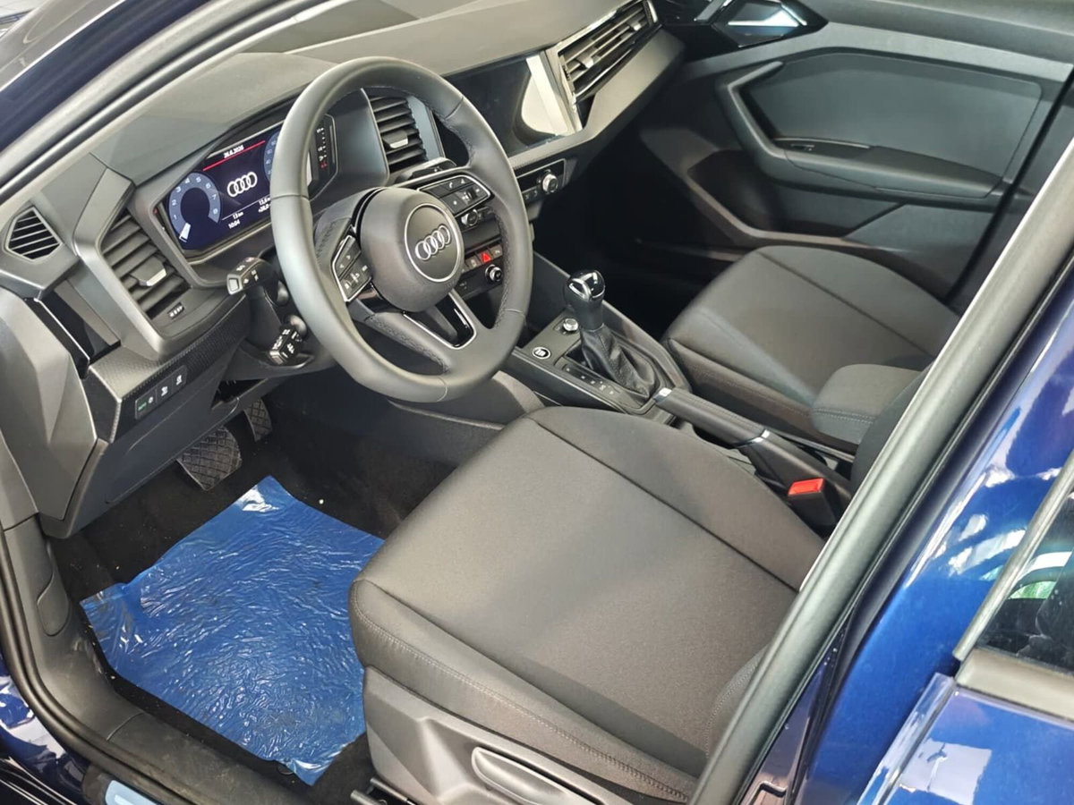 Audi A1 allstreet 30 1.0 tfsi Identity Contrast 116cv s tronic (8)