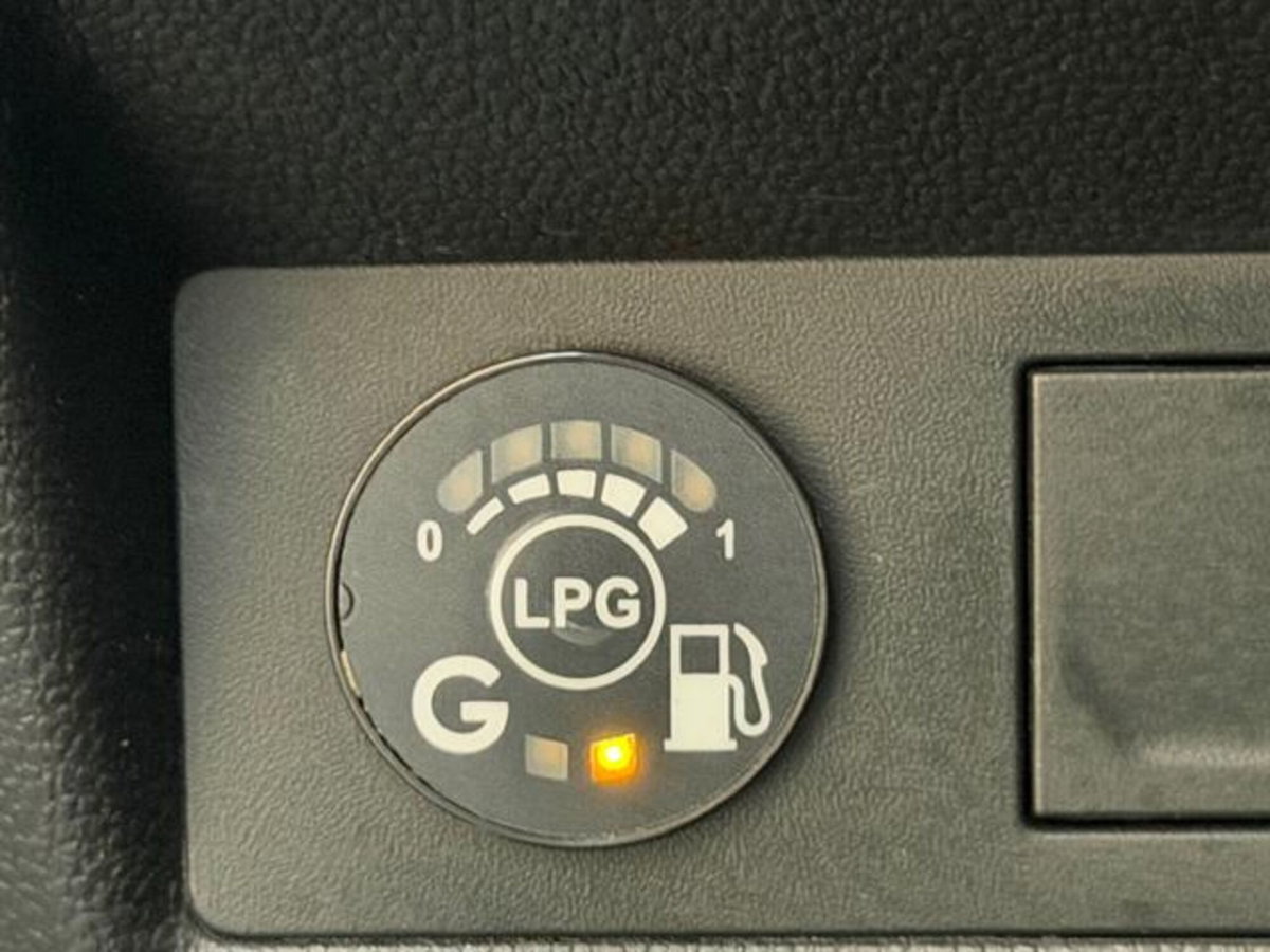 Renault Captur TCe 100 CV GPL Intens (15)