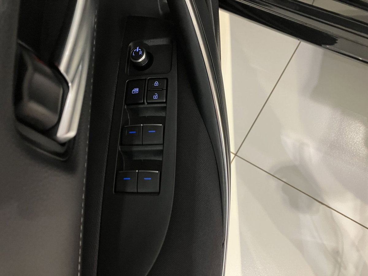 Toyota Corolla Touring Sports 1.8 Hybrid Style (15)