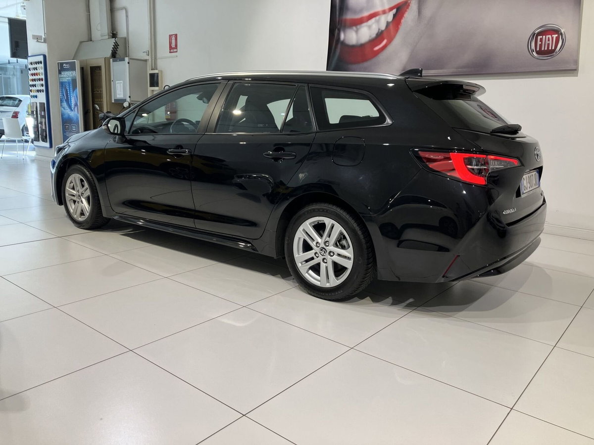 Toyota Corolla Touring Sports 1.8 Hybrid Style (4)