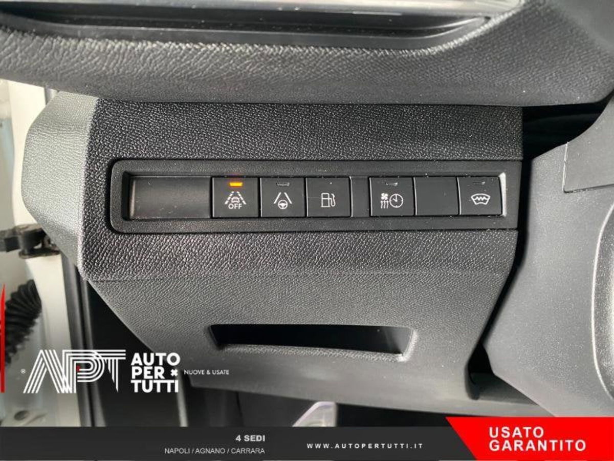 Peugeot 3008 Hybrid4 300 e-EAT8 GT Pack (13)