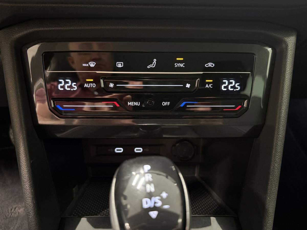 Volkswagen Tiguan 2.0 tdi Life 150cv dsg (10)