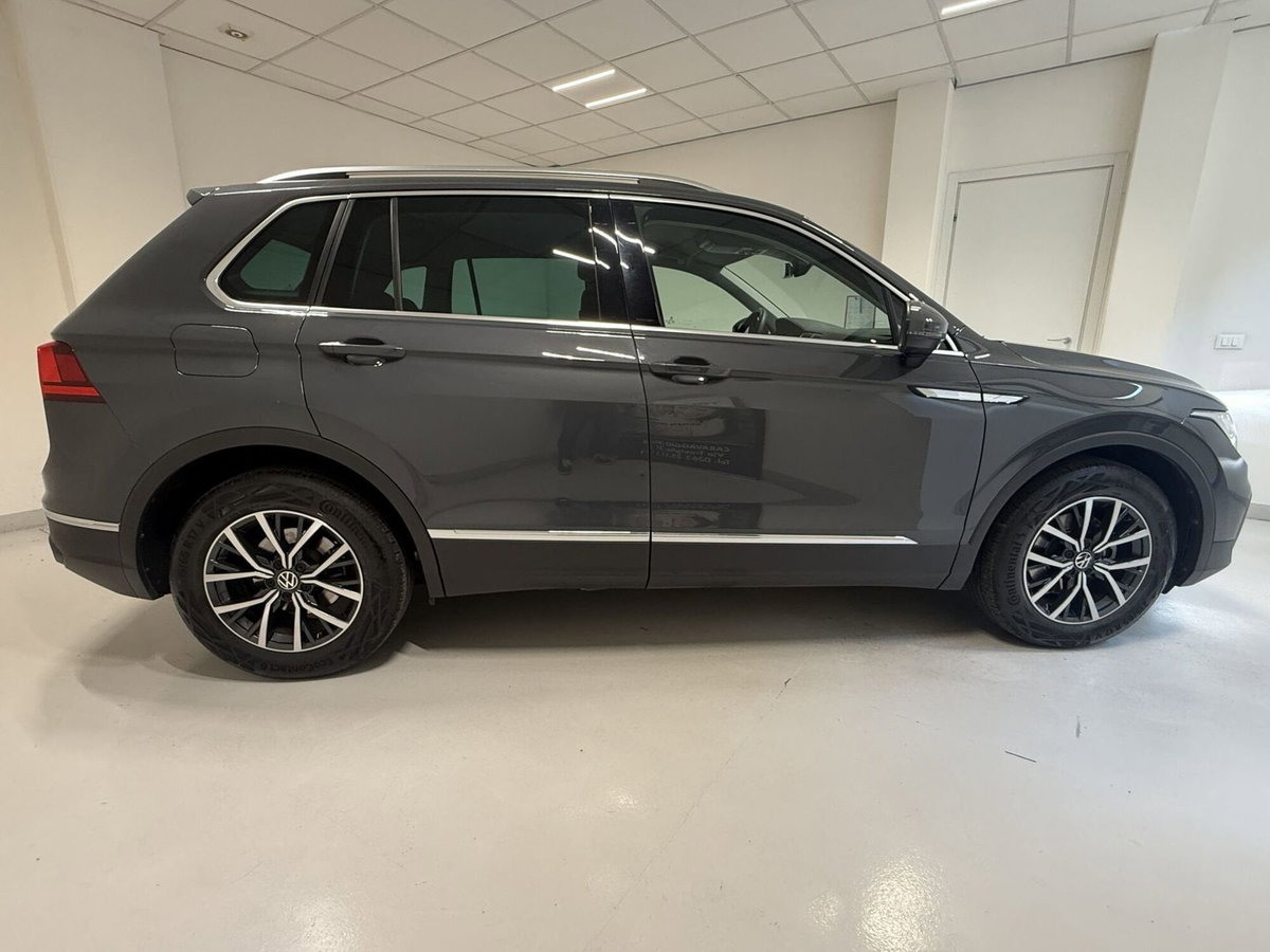 Volkswagen Tiguan 2.0 tdi Life 150cv dsg (17)