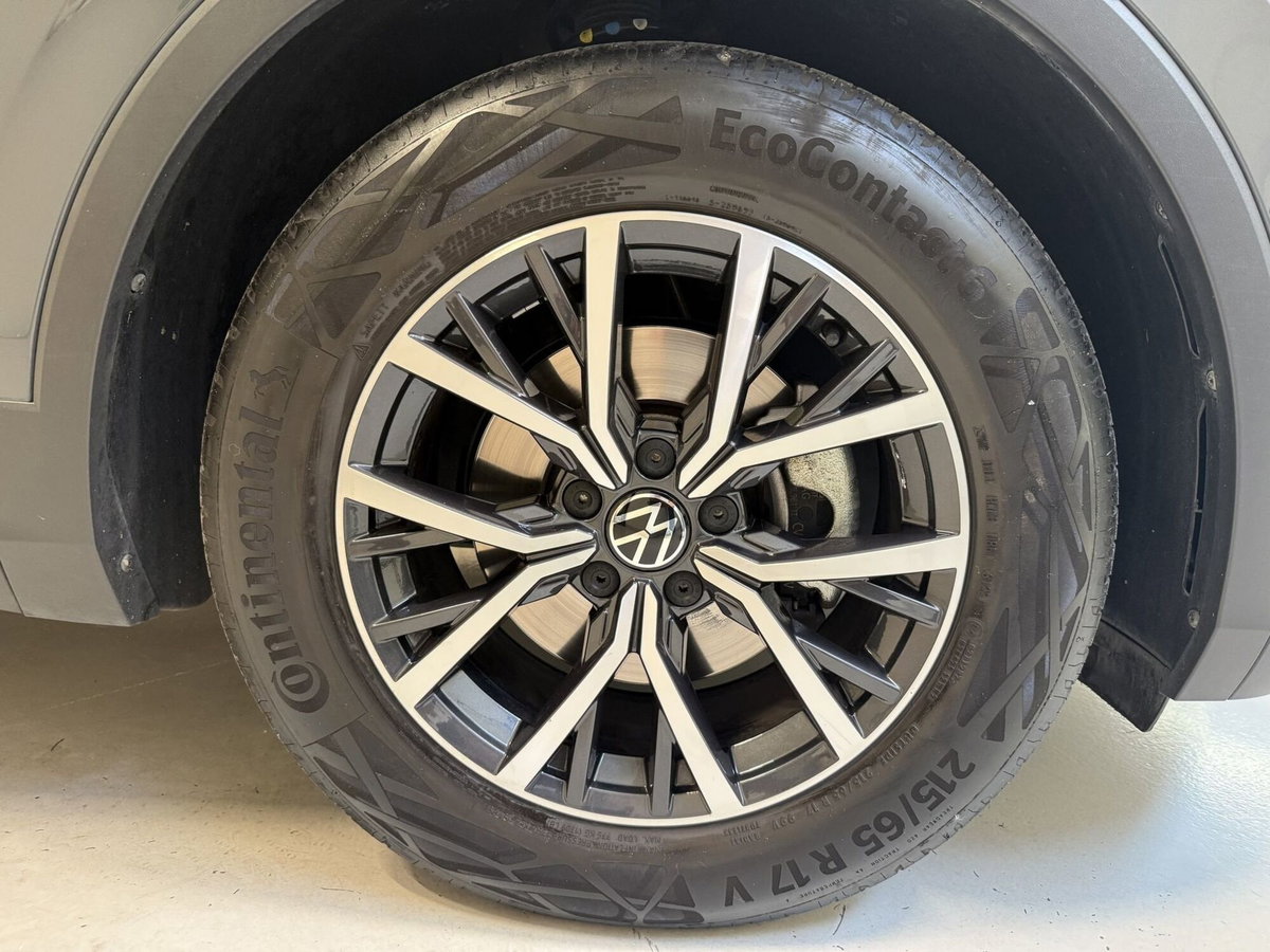 Volkswagen Tiguan 2.0 tdi Life 150cv dsg (9)