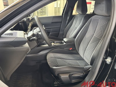 Lancia Ypsilon 54kWh LX 156cv (11)