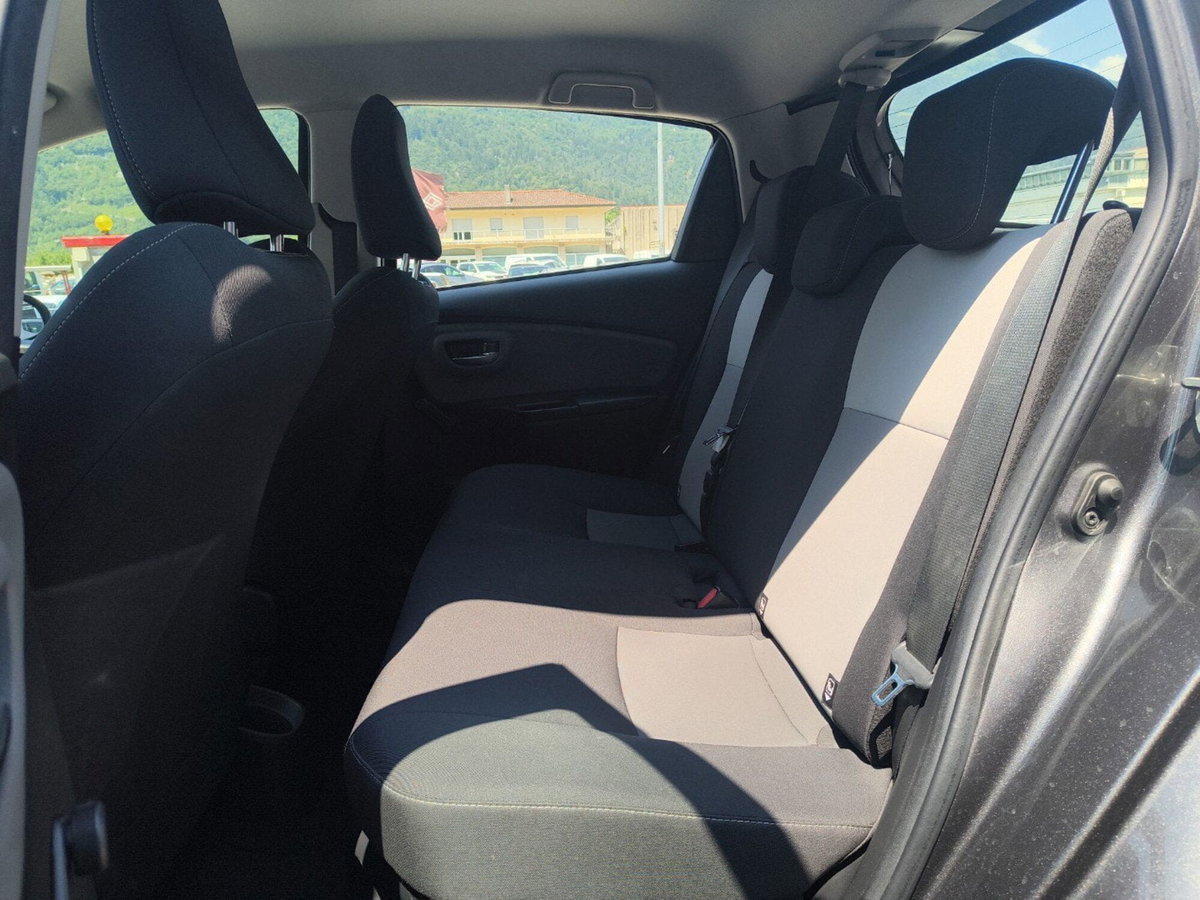 Toyota Yaris 1.5 Hybrid 5 porte Cool (10)