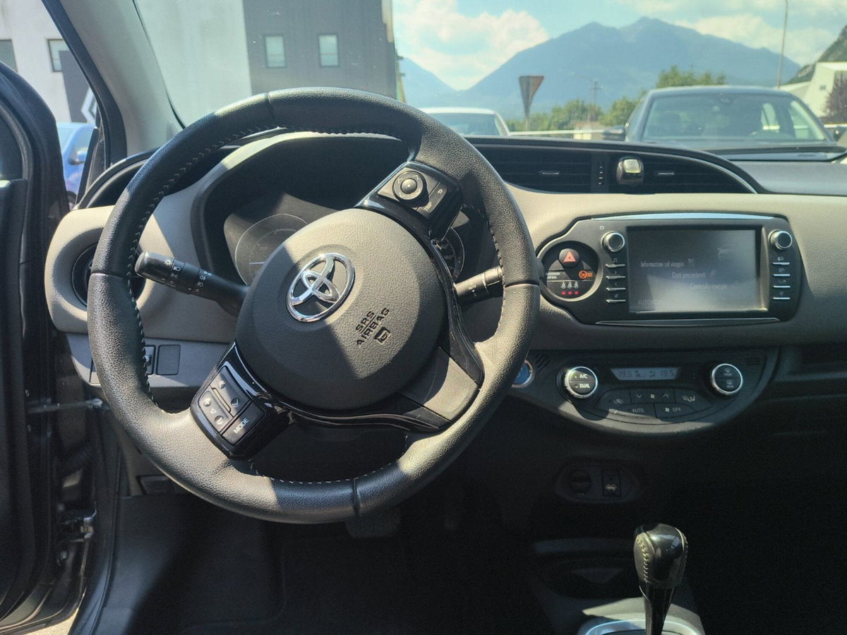 Toyota Yaris 1.5 Hybrid 5 porte Cool (12)