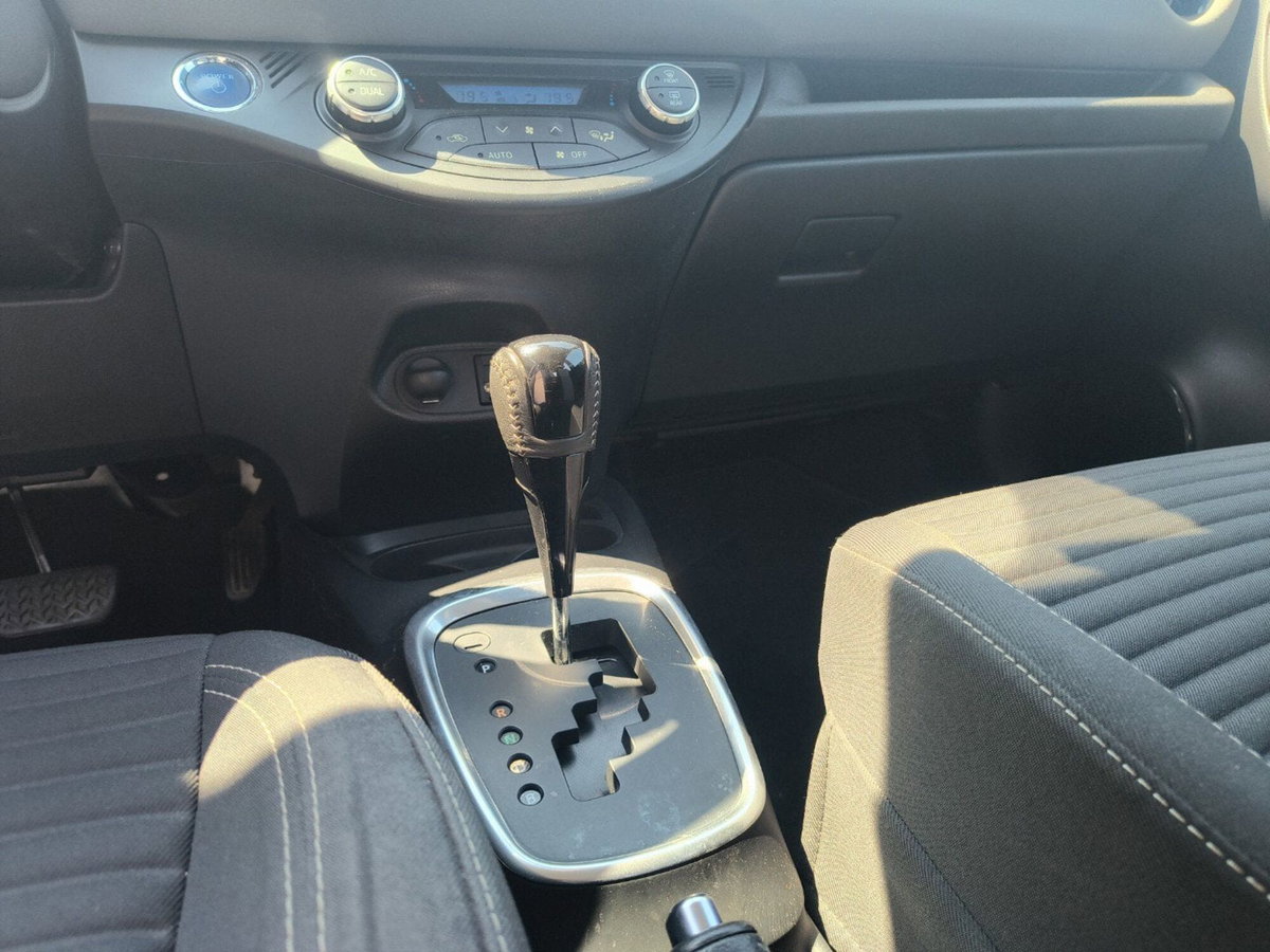 Toyota Yaris 1.5 Hybrid 5 porte Cool (13)