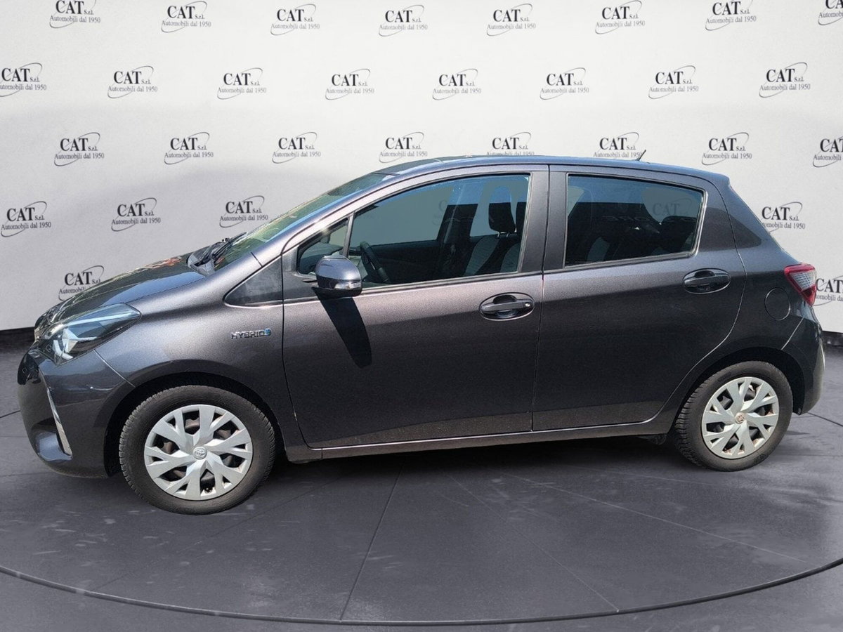 Toyota Yaris 1.5 Hybrid 5 porte Cool (2)