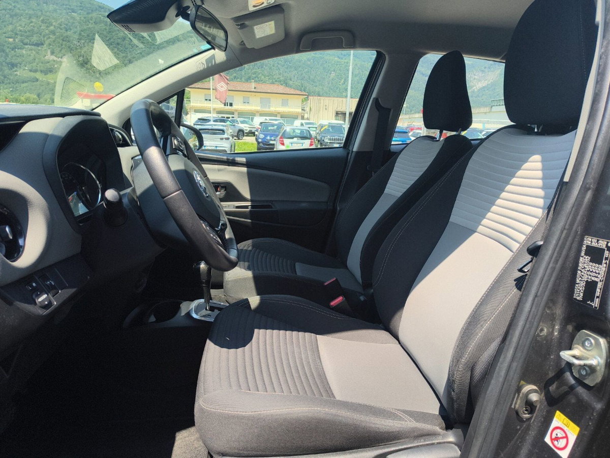 Toyota Yaris 1.5 Hybrid 5 porte Cool (9)