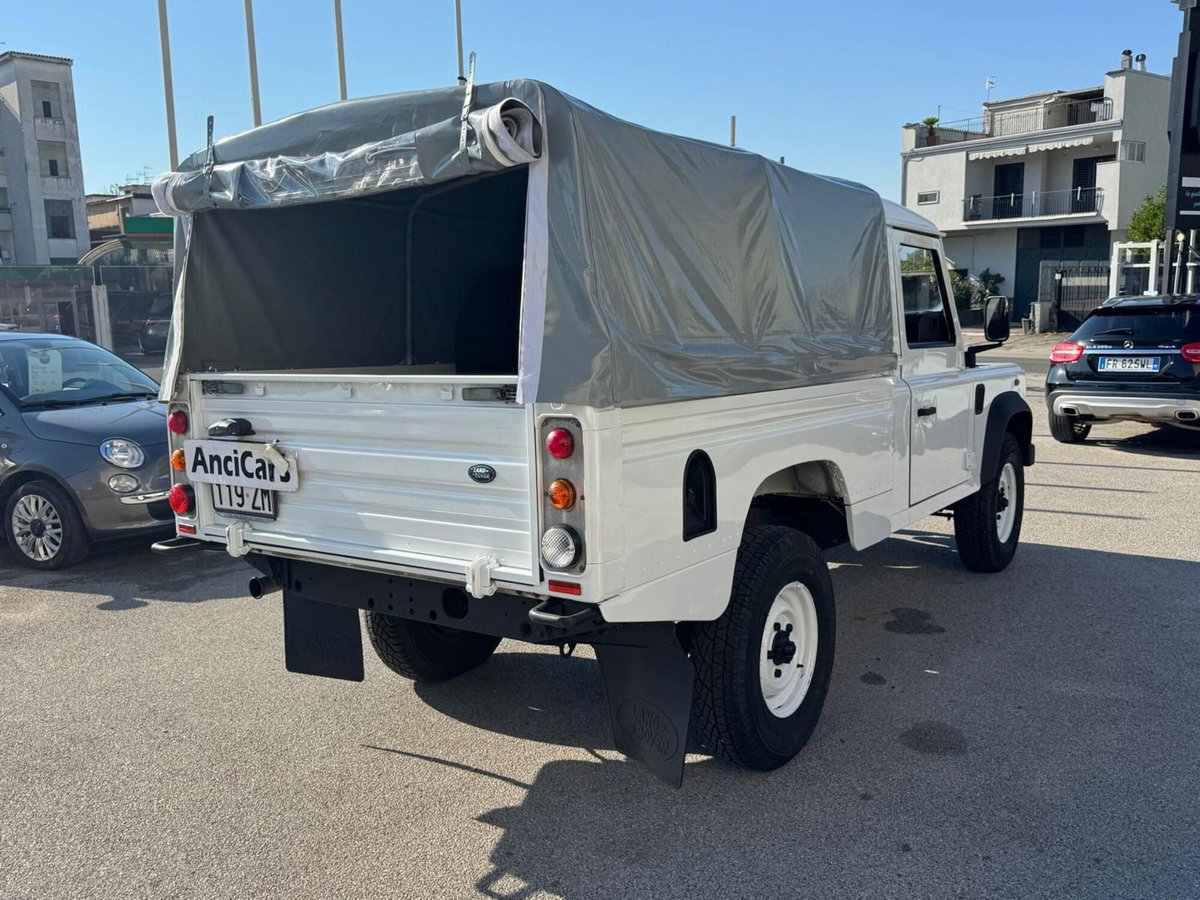Land Rover Defender 110 2.2 TD4 High Capacity Pick Up E (12)
