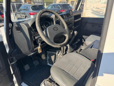 Land Rover Defender 110 2.2 TD4 High Capacity Pick Up E (4)