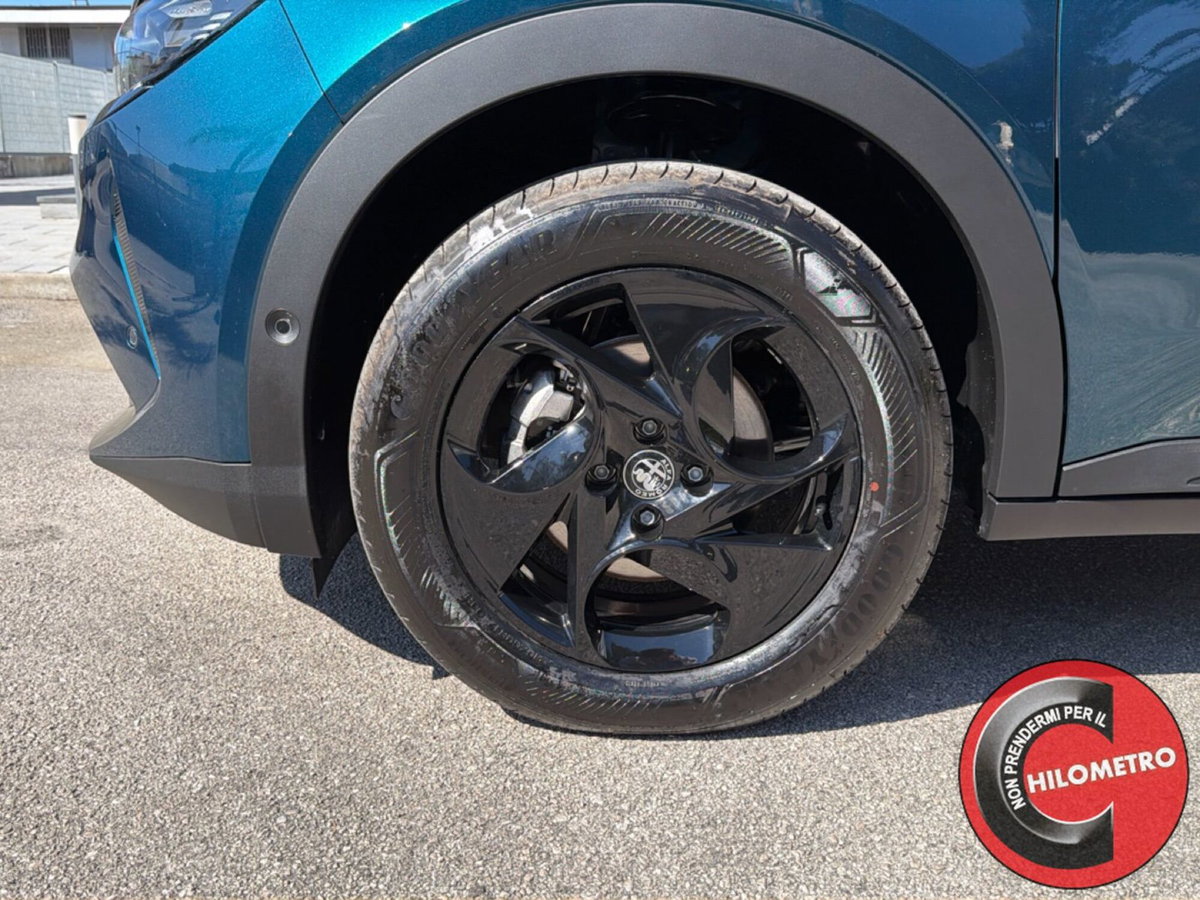 Alfa Romeo Junior 1.2 ibrida 145cv edct6 (13)
