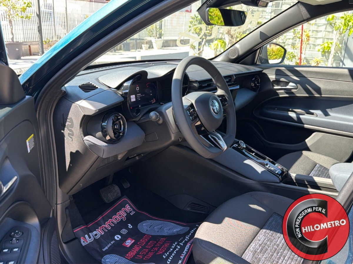 Alfa Romeo Junior 1.2 ibrida 145cv edct6 (15)