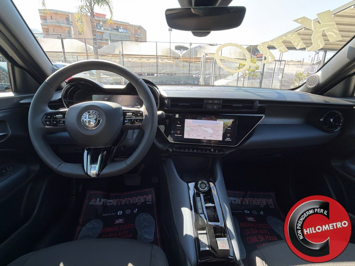 Alfa Romeo Junior 1.2 ibrida 145cv edct6 (16)