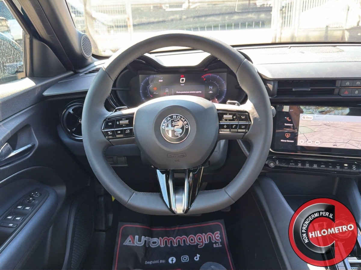 Alfa Romeo Junior 1.2 ibrida 145cv edct6 (17)