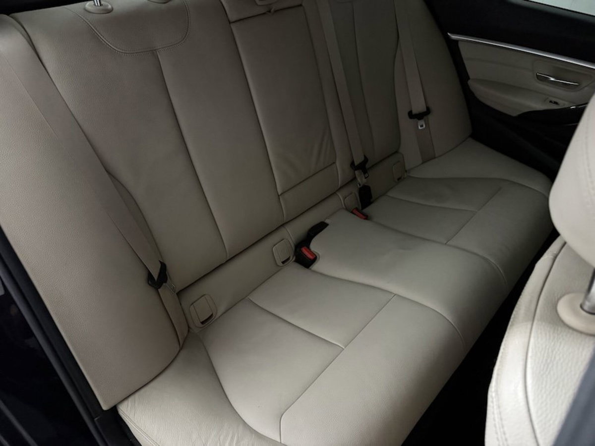 BMW Serie 3 318d Luxury (16)