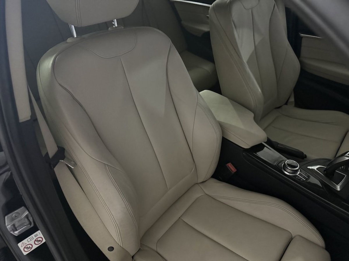 BMW Serie 3 318d Luxury (18)