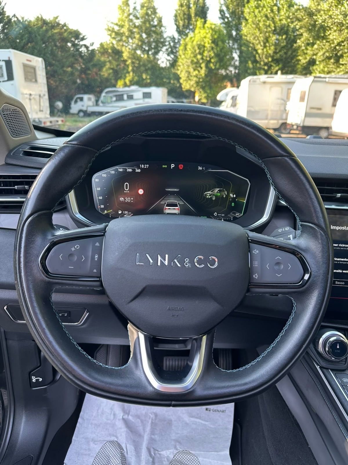 Lynk & Co 01 01 1.5 td phev (11)