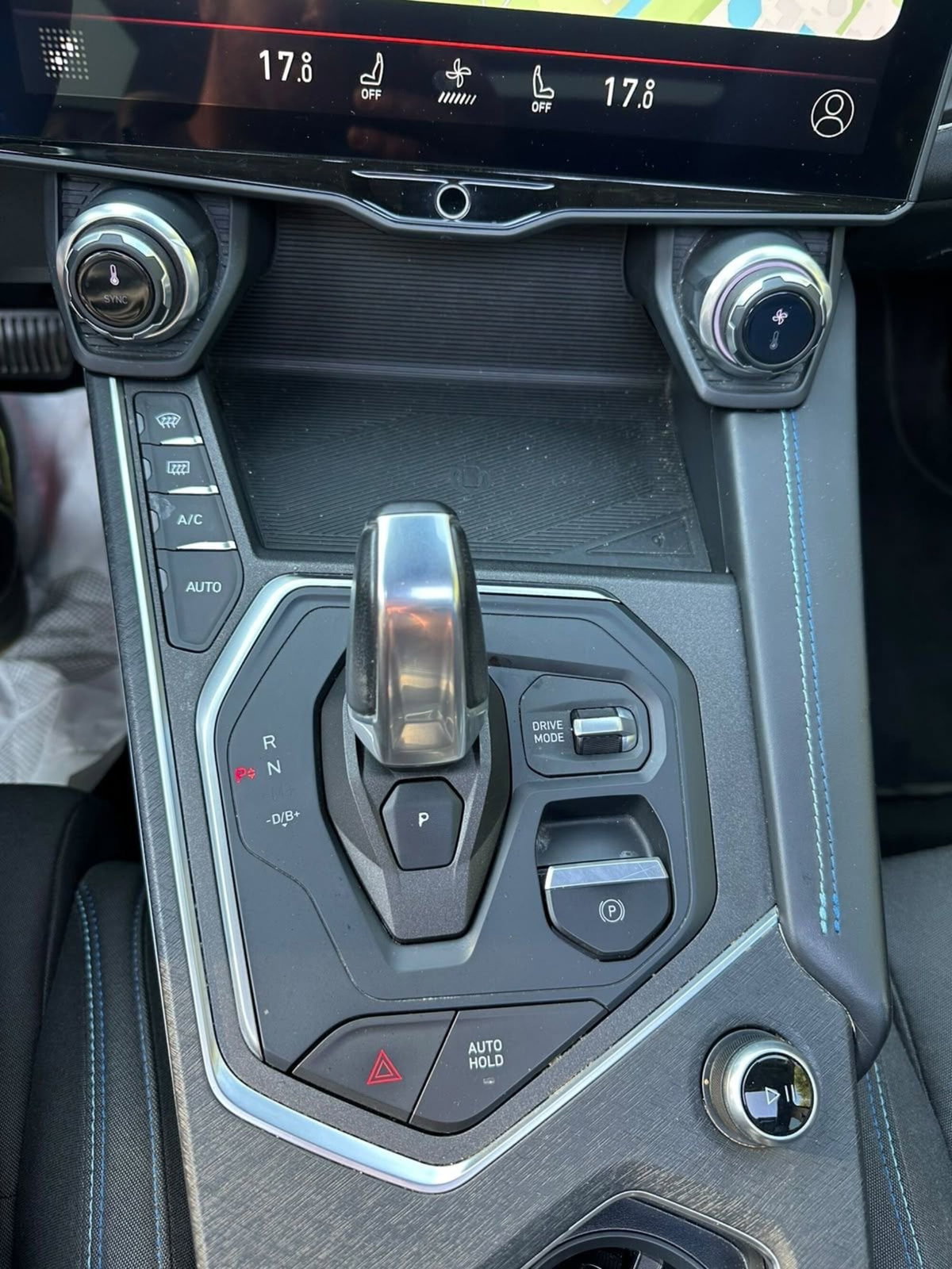 Lynk & Co 01 01 1.5 td phev (14)