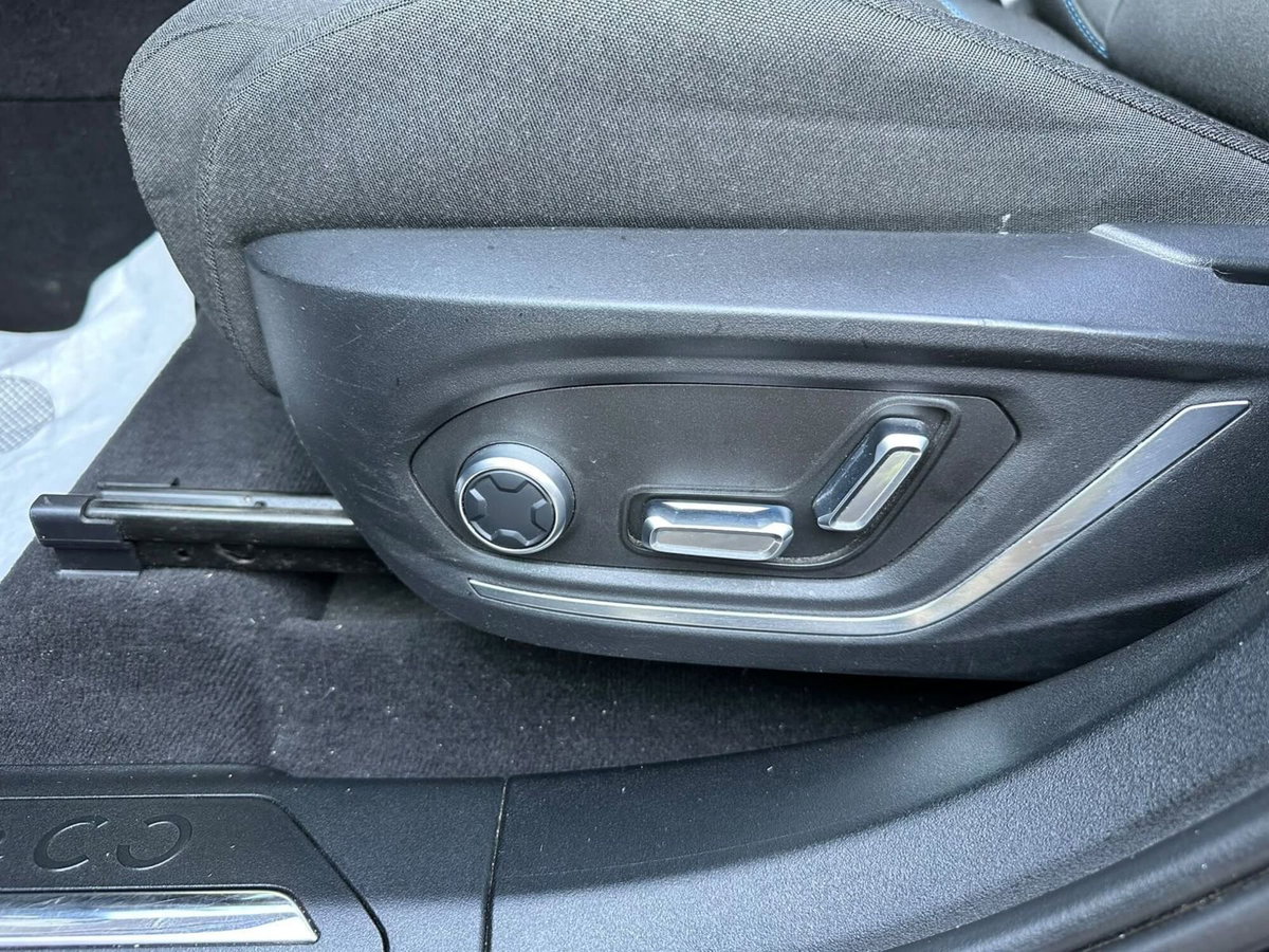 Lynk & Co 01 01 1.5 td phev (15)