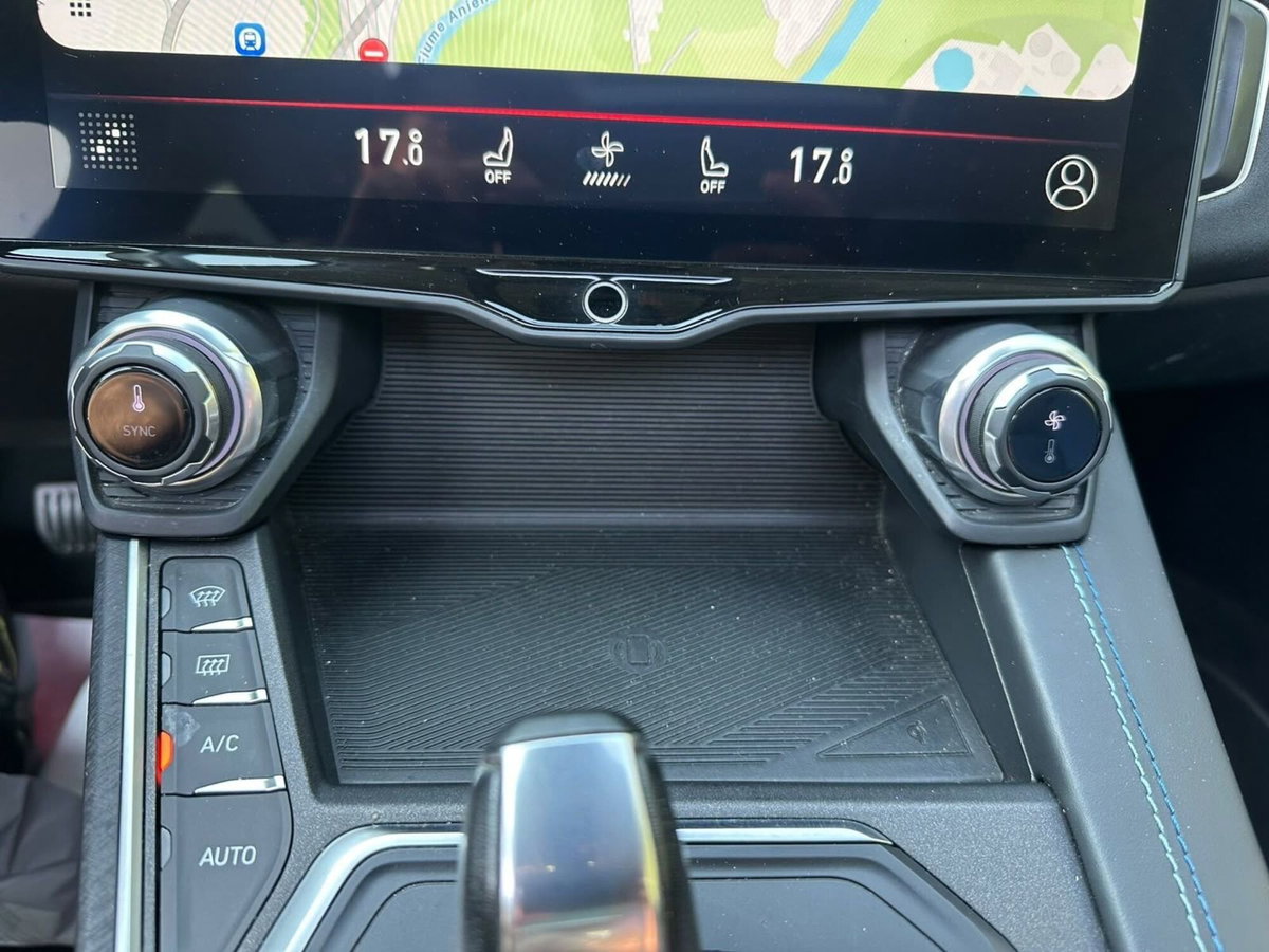 Lynk & Co 01 01 1.5 td phev (16)