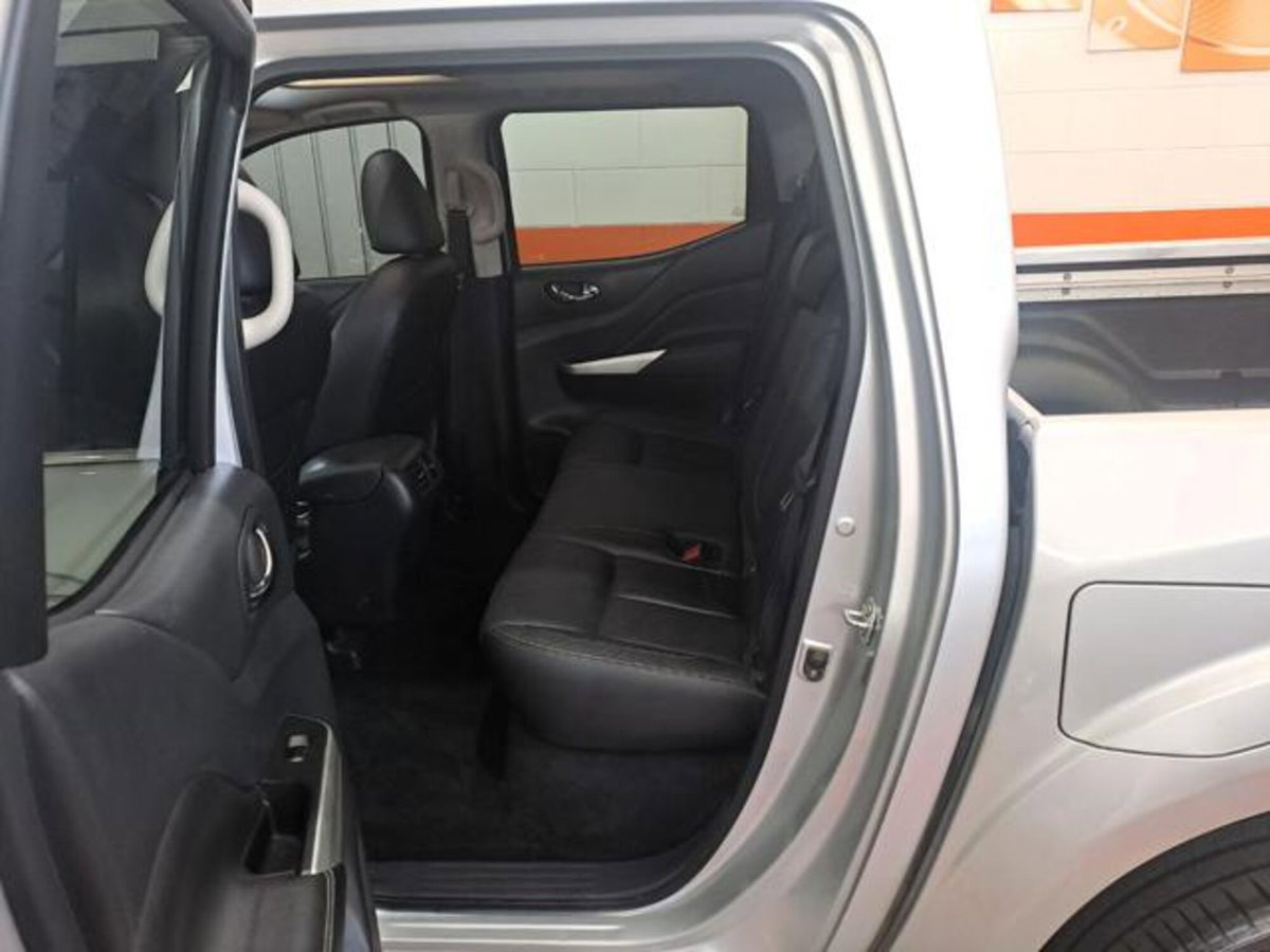 Nissan Navara 2.3 dCi 190 CV 4WD Double Cab N-Connecta (20)