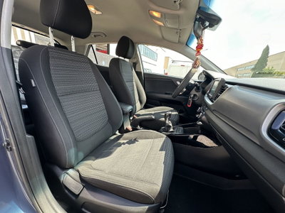 Kia Stonic 1.4 MPI 100 CV Style (11)