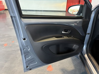 Toyota Aygo X 1.0 Active 72cv (17)