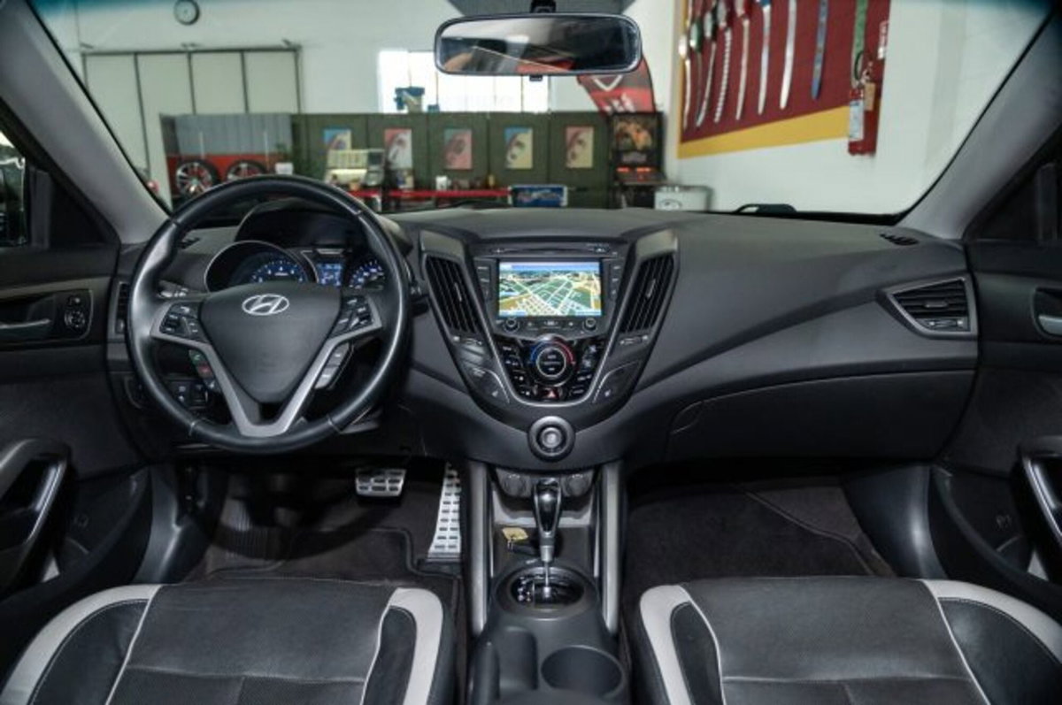Hyundai Veloster 1.6 T GDI (2)