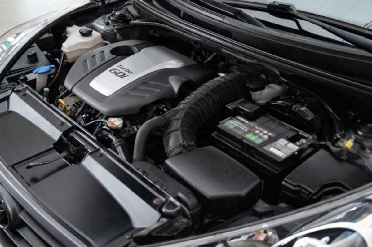 Hyundai Veloster 1.6 T GDI (5)