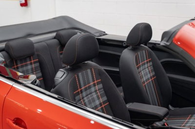 Volkswagen Maggiolino Cabrio 1.2 TSI Design (18)
