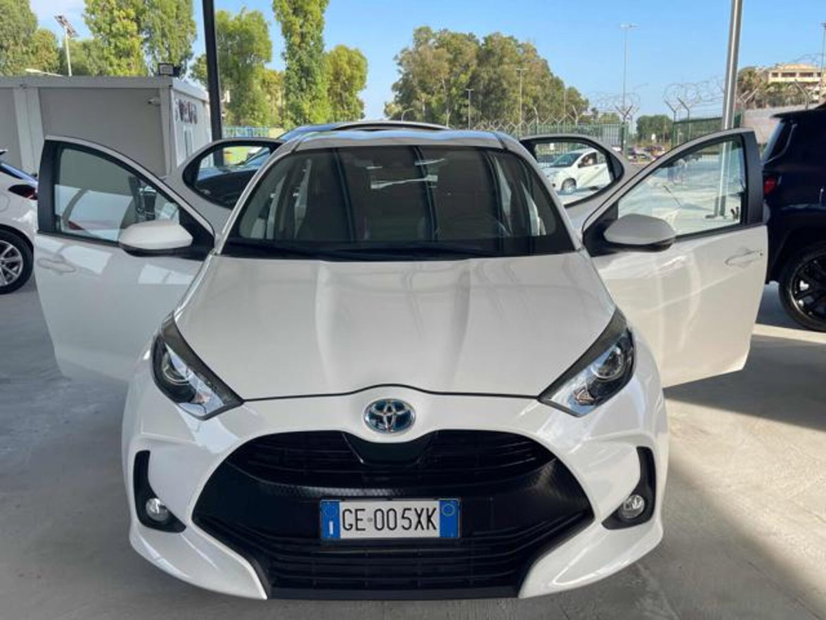 Toyota Yaris 1.5 Hybrid 5 porte Energy (2)