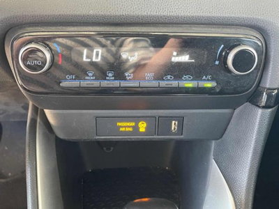 Toyota Yaris 1.5 Hybrid 5 porte Energy (6)
