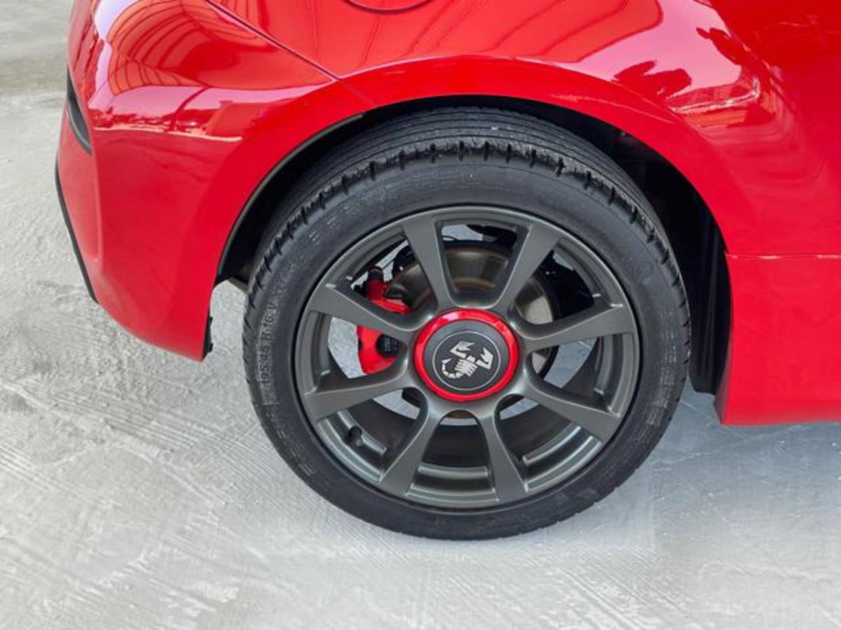 Abarth 595 595 1.4 Turbo T-Jet 145 CV (4)