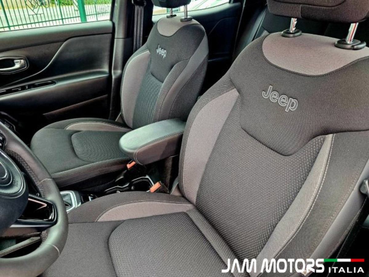 Jeep Renegade 1.3 T4 190CV PHEV 4xe AT6 Limited (12)