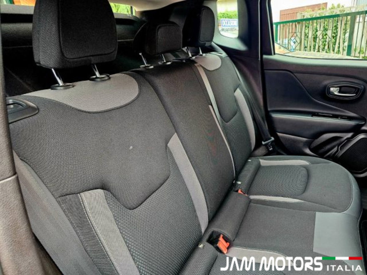Jeep Renegade 1.3 T4 190CV PHEV 4xe AT6 Limited (14)