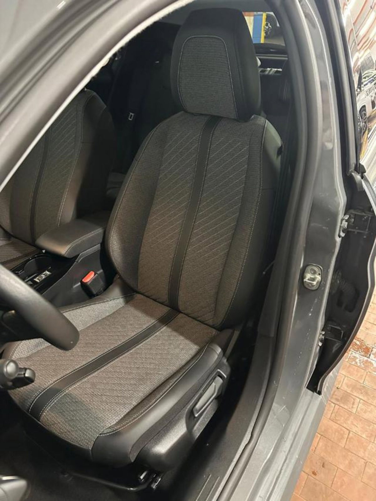 Peugeot 208 1.2 puretech Active s&s 100cv (14)
