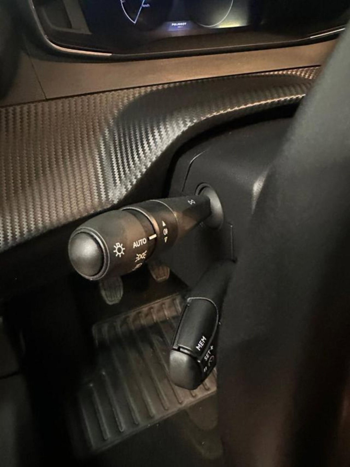 Peugeot 208 1.2 puretech Active s&s 100cv (16)