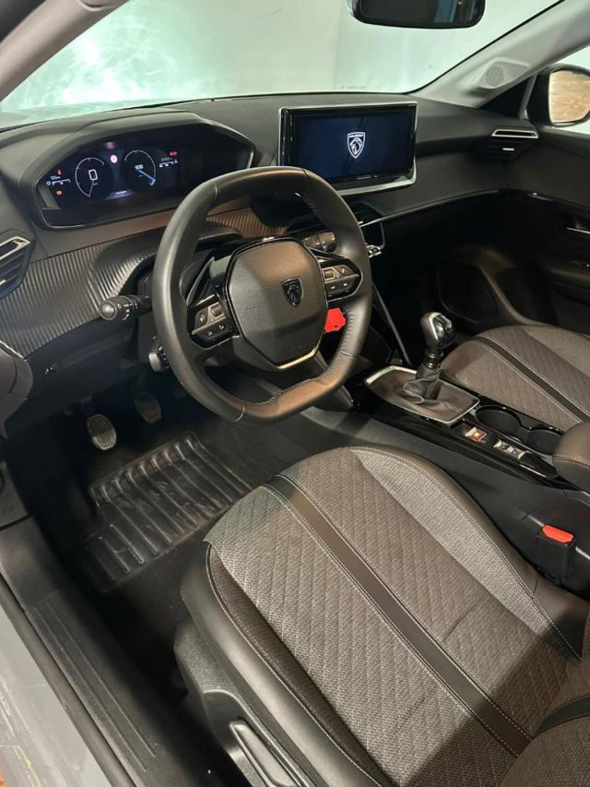 Peugeot 208 1.2 puretech Active s&s 100cv (7)