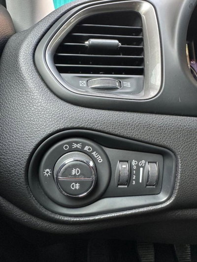 Jeep Renegade 1.6 Mjt 130 CV S (15)