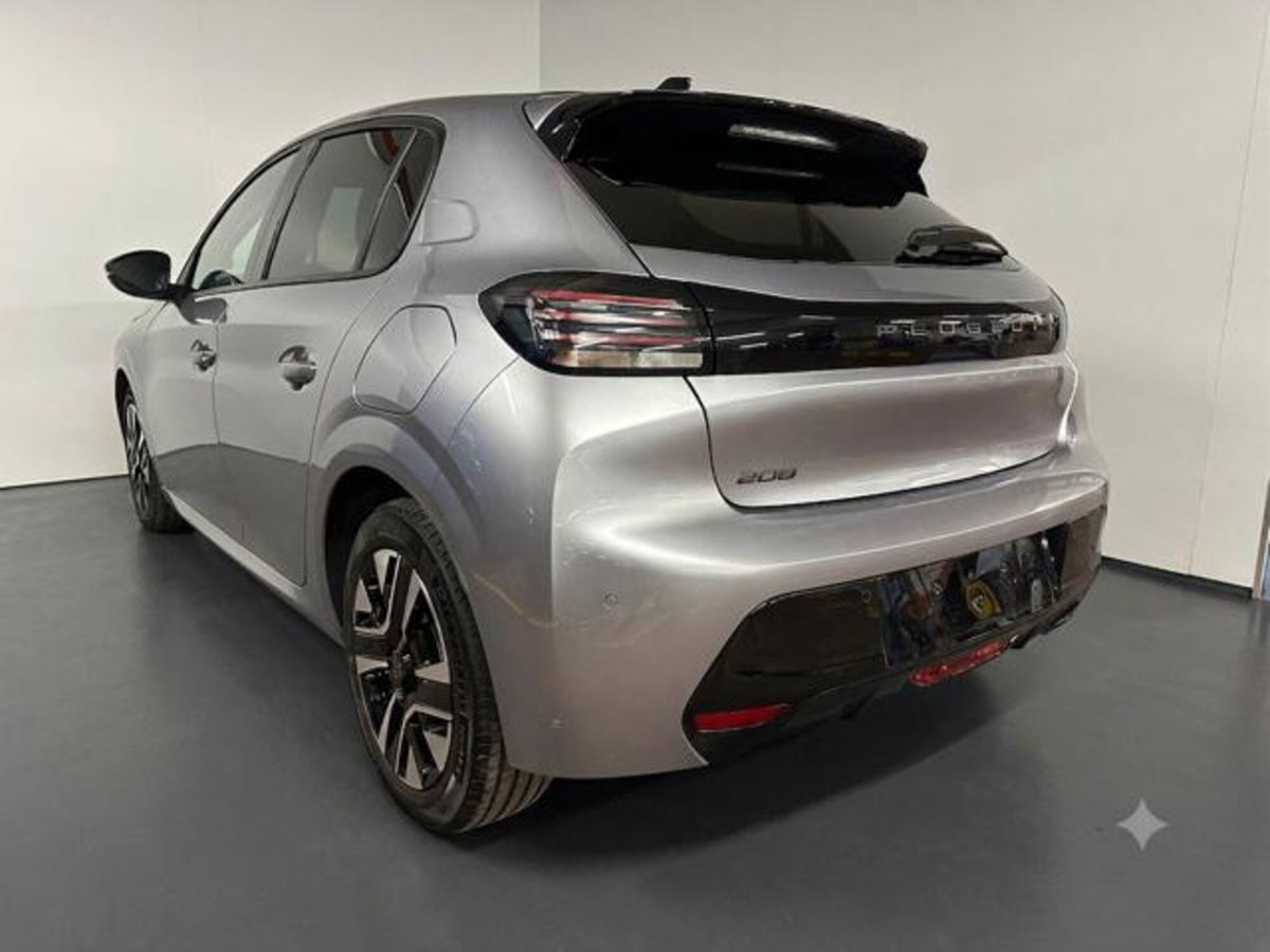 Peugeot 208 1.2 turbo Allure 100cv (6)