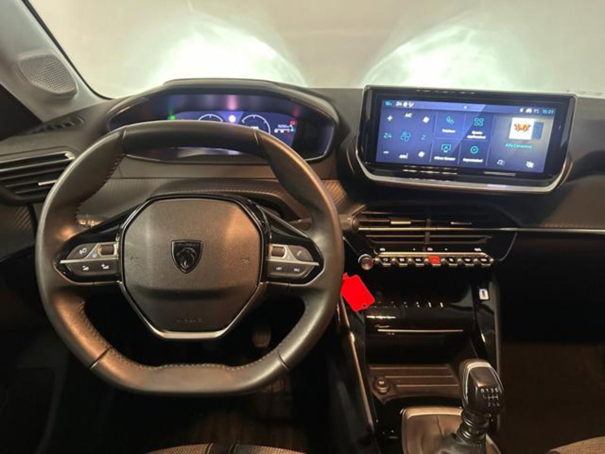 Peugeot 208 1.2 turbo Allure 100cv (7)
