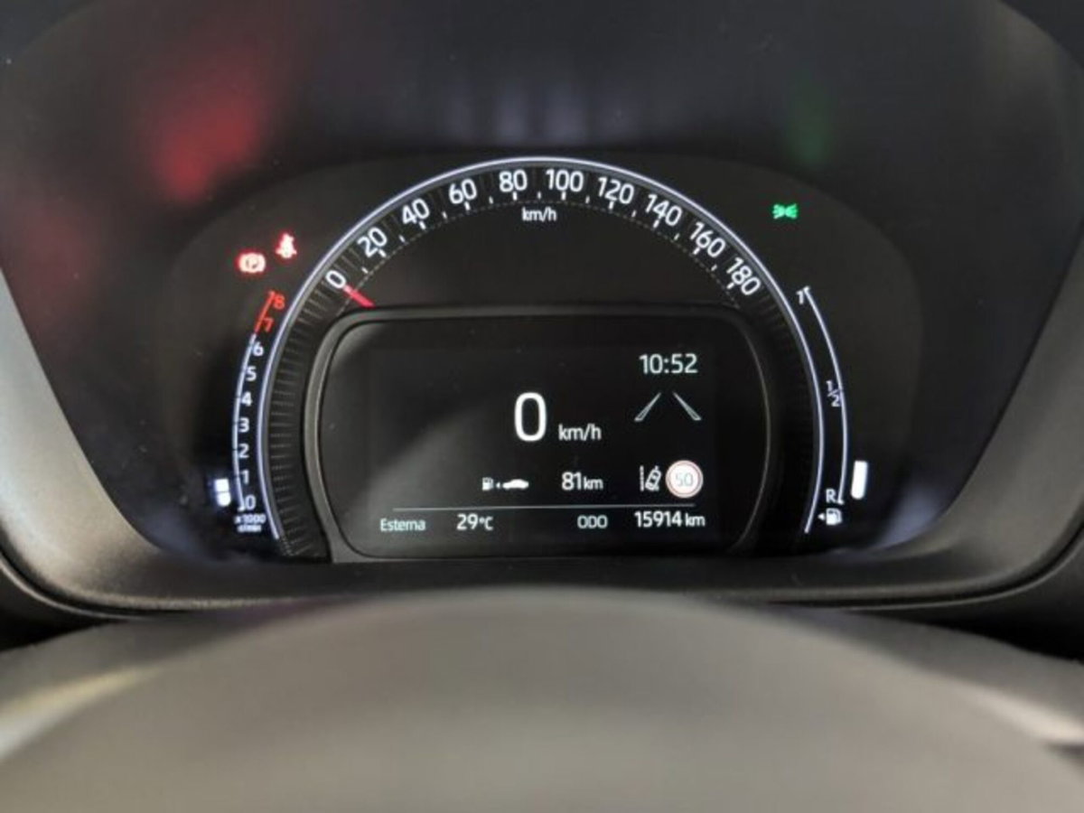 Toyota Aygo X 1.0 VVT-i 72 CV 5 porte Limited Air (10)