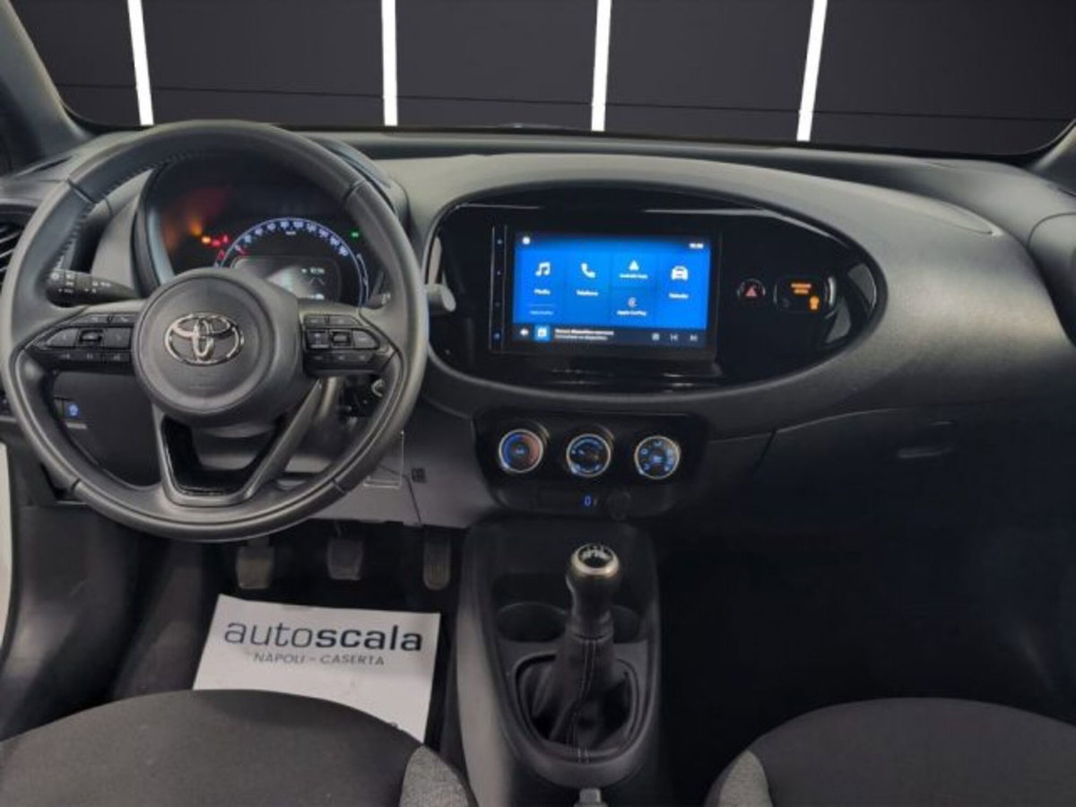 Toyota Aygo X 1.0 VVT-i 72 CV 5 porte Limited Air (13)