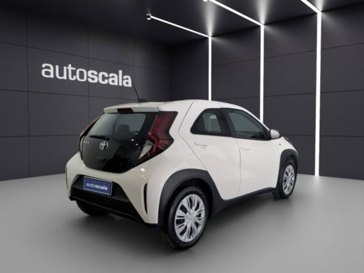 Toyota Aygo X 1.0 VVT-i 72 CV 5 porte Limited Air (5)